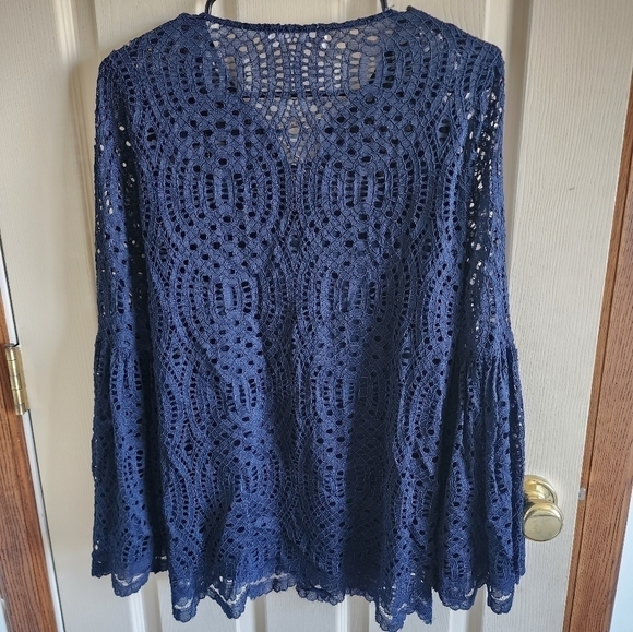 Michael Kors Women's S chain-up lace peasant blouse. - Picture 3 of 3